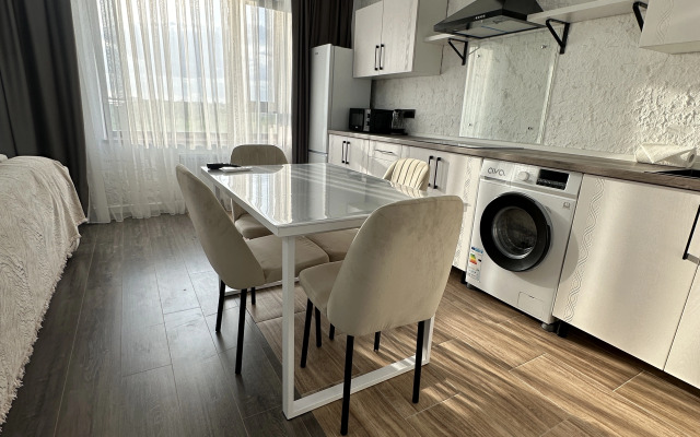 78 Na Akademicheskoy Apartments