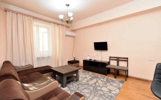 3-K v Novostroyke, Ulitsa Argishti, Gl933 Flat