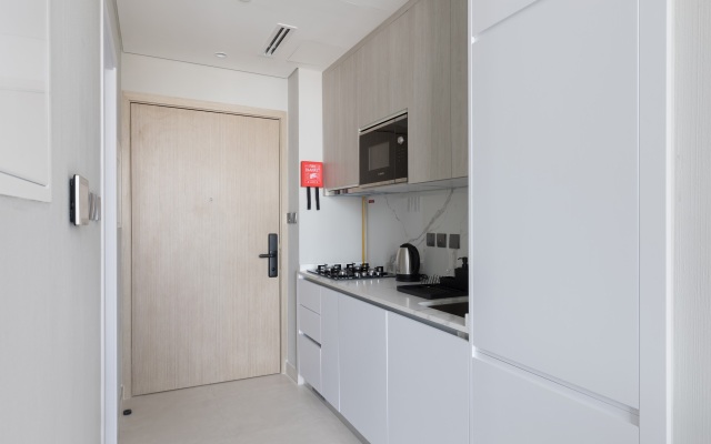Spacious Studio Westwood Apartments