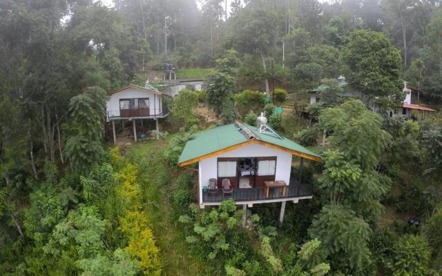 Отель Cloudy Hill Cottage