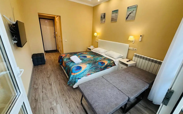 S Uyutnoy Lodzhiey Flat