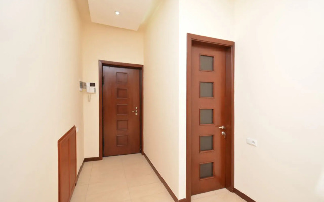 3-Komn. V Novostroyke, Ulitsa Arama, Di6413 Flat