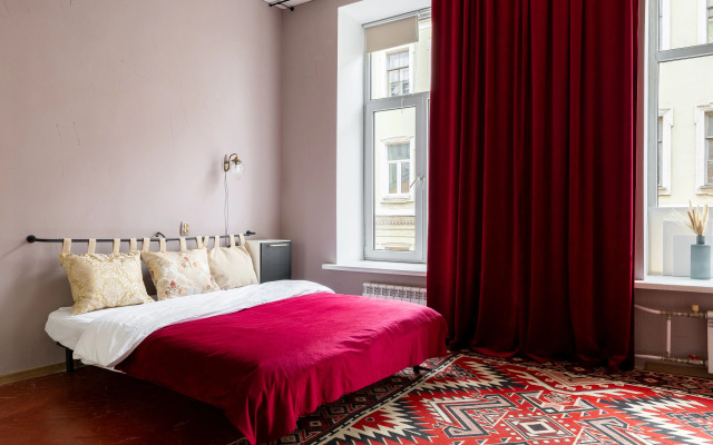 2-h komnatnaya Sadovaya 42 u kan. Griboedova Flat