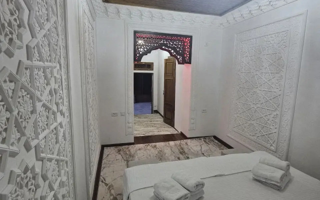 Butik-otel' Parvina  in old city