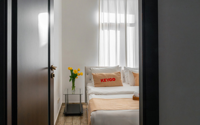 KeyGo #0123, 2 Bedroom, Near Yeritasardutyan Park, View of Ararat Apartments