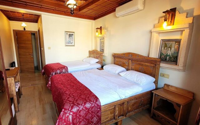 Saruhan Hotel