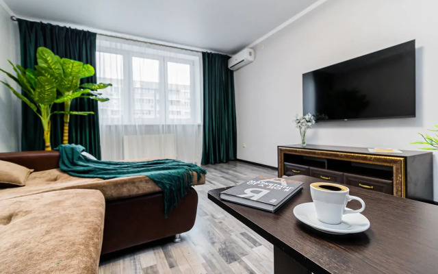 Квартира Просторная двухкомнатная с большой ванной