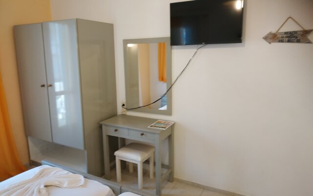 Отель Renia Studios