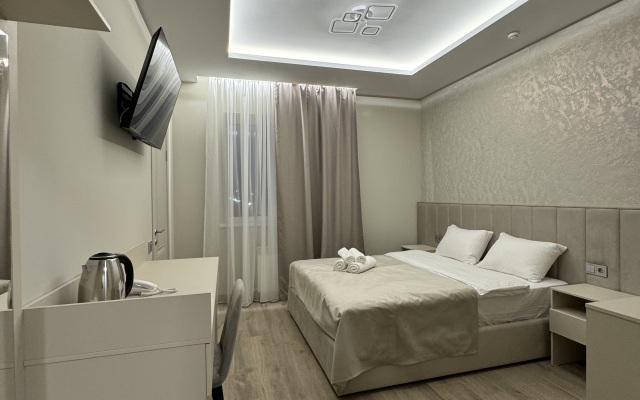 Hotel VS Hotel Hotel