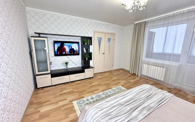 Odnokomnatnaya Dlya Komandirovki I Semeynogo Otdykha S Bolshoy Kukhney Flat