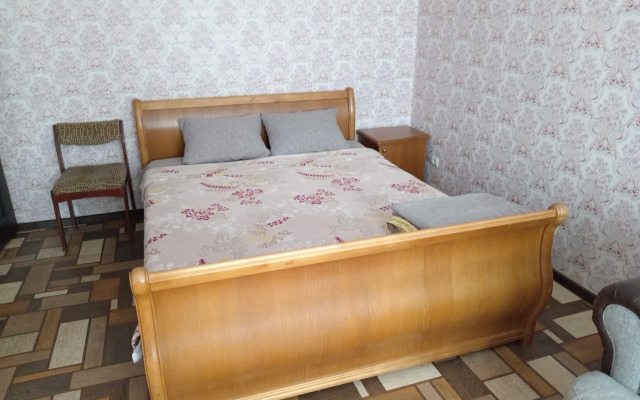 Квартира на Тренёва 25а