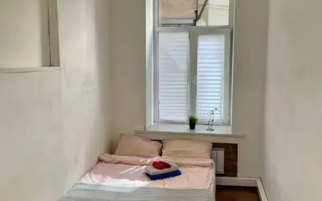 Апартаменты с диваном-кроватью и общей ванной На Монетной