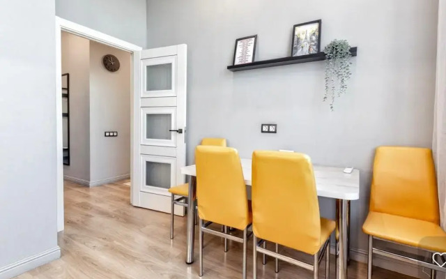 Na Prospekte Kabanbay Batyra 49a Apartments