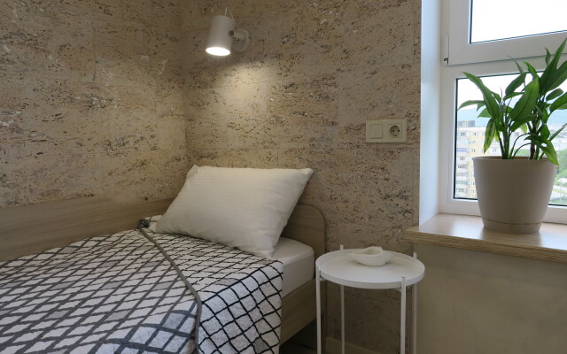 Semeynye Tryokhkomnatnye Na Solnechnoy Apartments