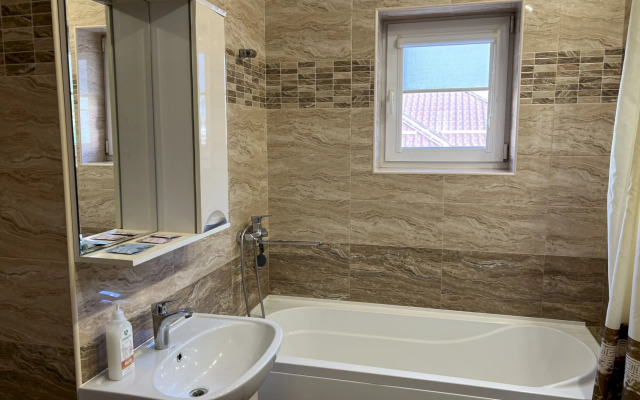 Апартаменты 381 Мичурина 7