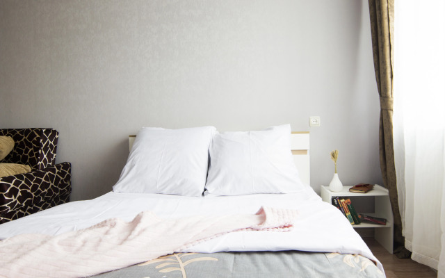 Апартаменты Уютные 4-комнатные на проспекте Бусыгина 56