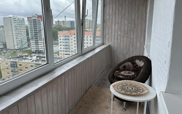 Uyutnaya s panoramnym vidom na tsentr goroda Flat