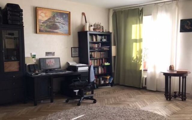 Меблированные комнаты Комната в 2-х комнатных апартаментах