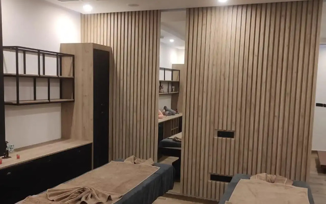Four Season Li̇fe Resort