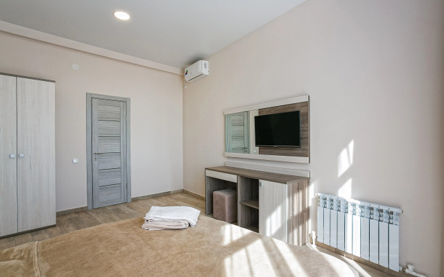 Na 3 etazhe gostevogo doma Alushtik Flat