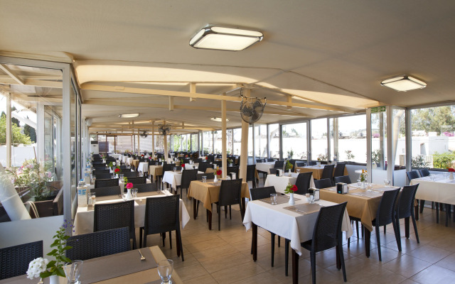 Risa Hotel