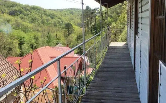 Na Vesenneym Guest House