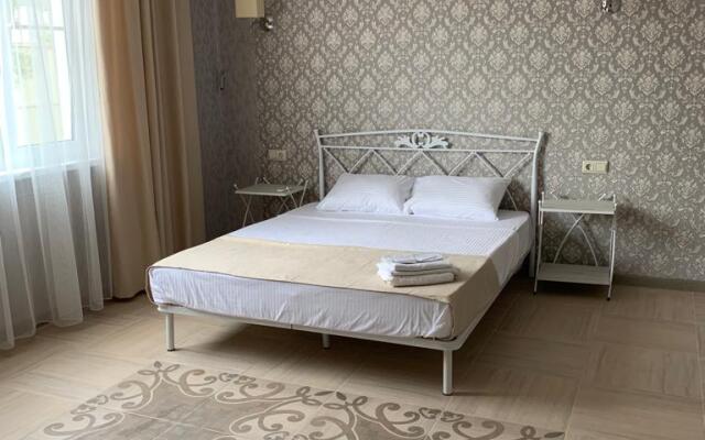 Uyutny taunkhaus 100 m2 Guest house