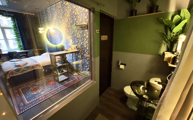 Апартаменты с видом на Невский