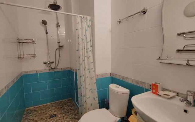 Uyutnaya Yevro-Dvushka U Morya S Panoramnym Vidom