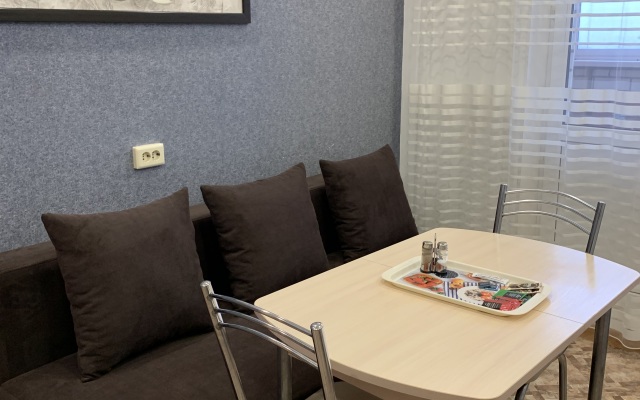 Квартира с Балконом на Строителей 28