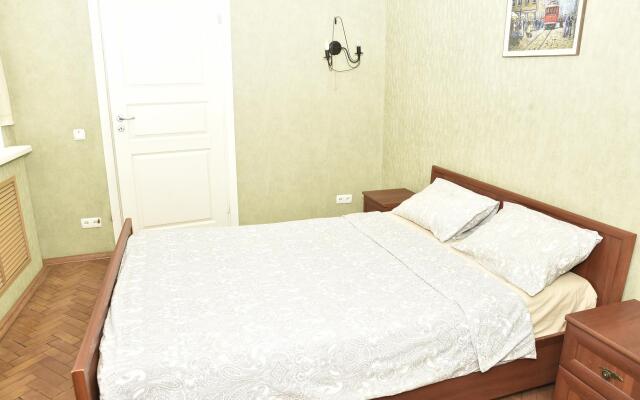 Na Pushkinskoy Flat