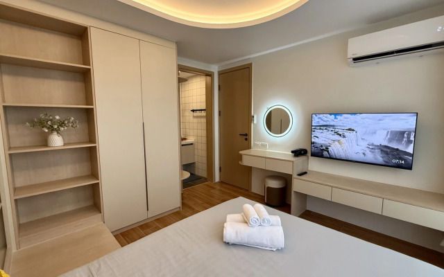Uyutnaya u Plyazha Kamala Flat