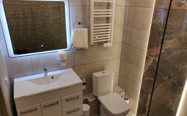 Belyij Klever Apart-Hotel