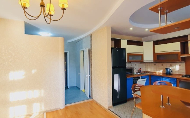 Dvukhurovnevaya V Tsentre Flat