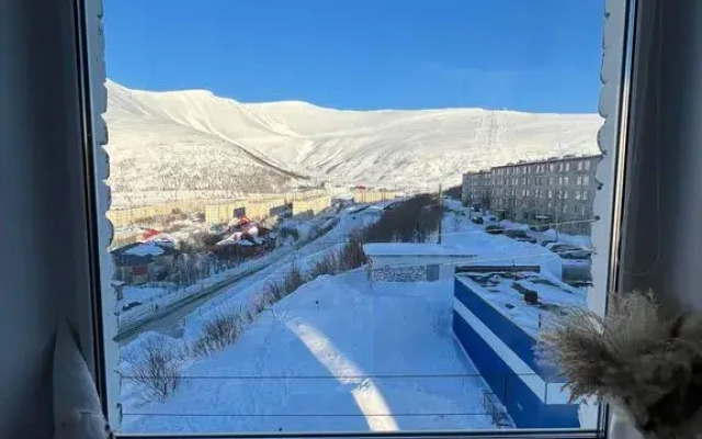 Komfortnaya studiya ryadom so sklonom Flat