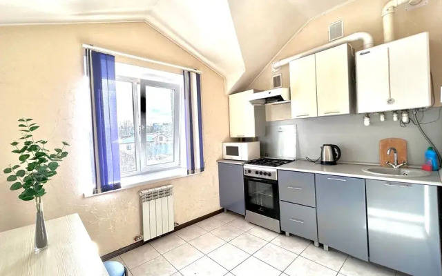 Апартаменты 2-к квартира Каракозова 10