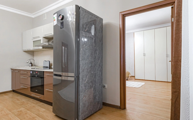 V Tsentre Goroda Ryadom S Bayterekom Apartments