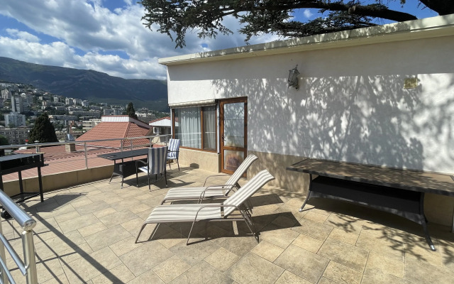 Studiya Na Ulitse Tolstogo 5 Private house