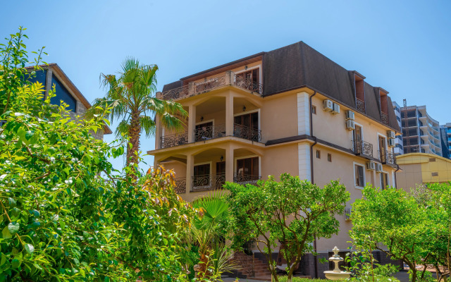 Arno Guest House