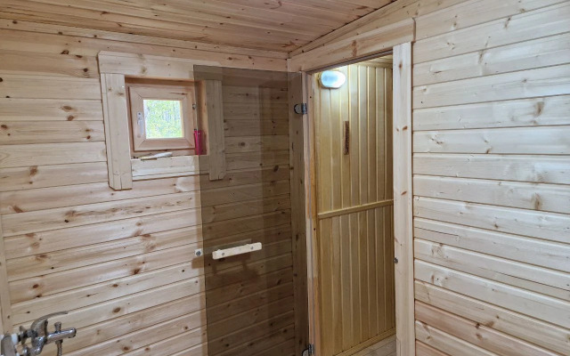 V Lesu Glamping