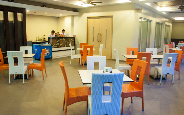 Отель Circle Inn Iloilo City Center