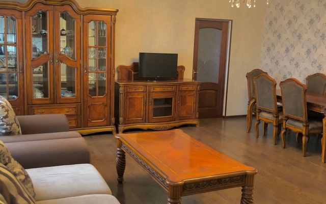 V Tsentre Sukhuma Flat