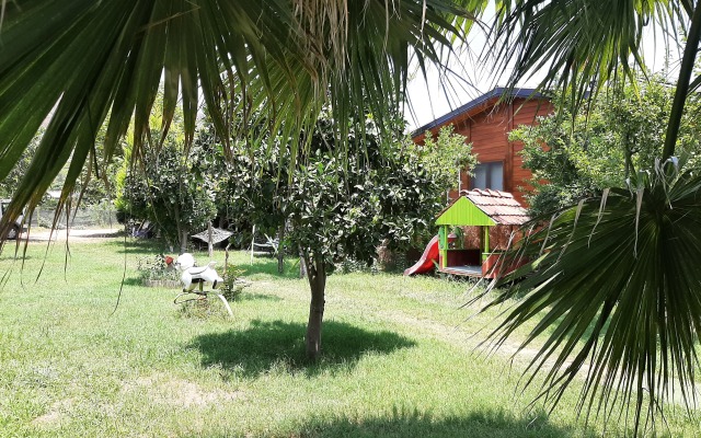 Flora Pansiyon Bed&Breakfast