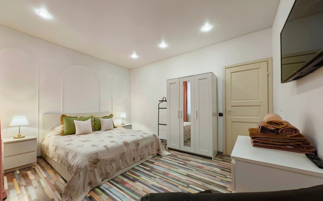 Апартаменты Жуковского 12 Color