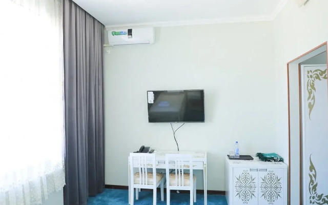 Отель Maqom Plaza