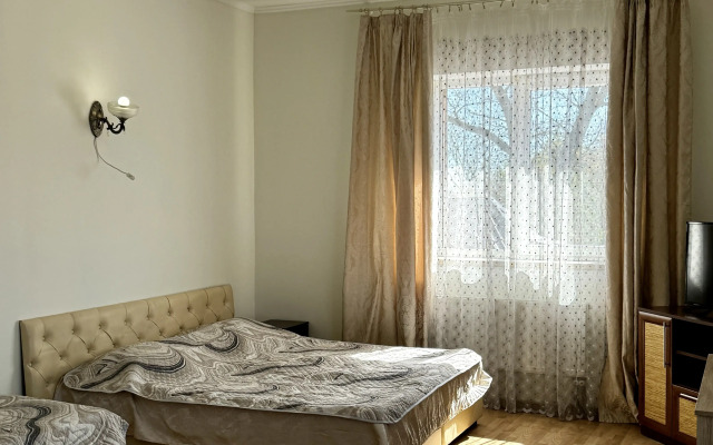 Dom Gostey Guest House