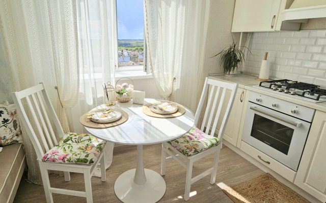 Na Prospekte Druzhby 19b Flat