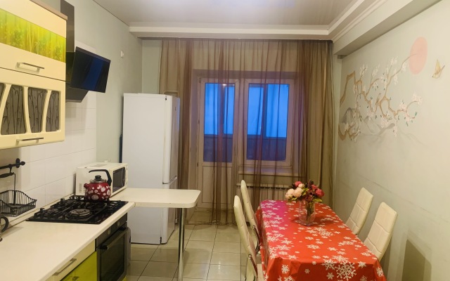 2-Kh Komnatnaya V Tsentre Vozle Tsirka Flat