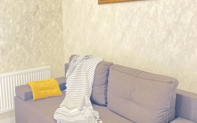 1-komn kvartira V TSENTRE 41 kv.m. ul. Poleszhaeva d.92 Apartments