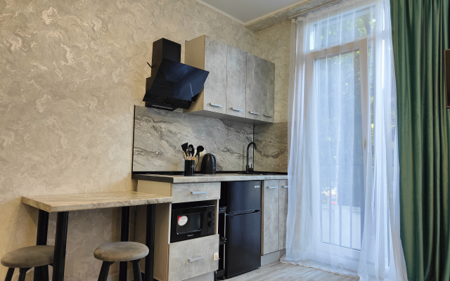 Uyutnaya Studiya S Panoramnymi Oknami Flat